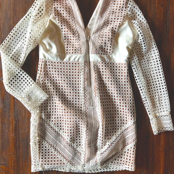 Just Like New!! Sexy white Bardot Dress - size 10 from Nordstrom - Picture 2 of 3